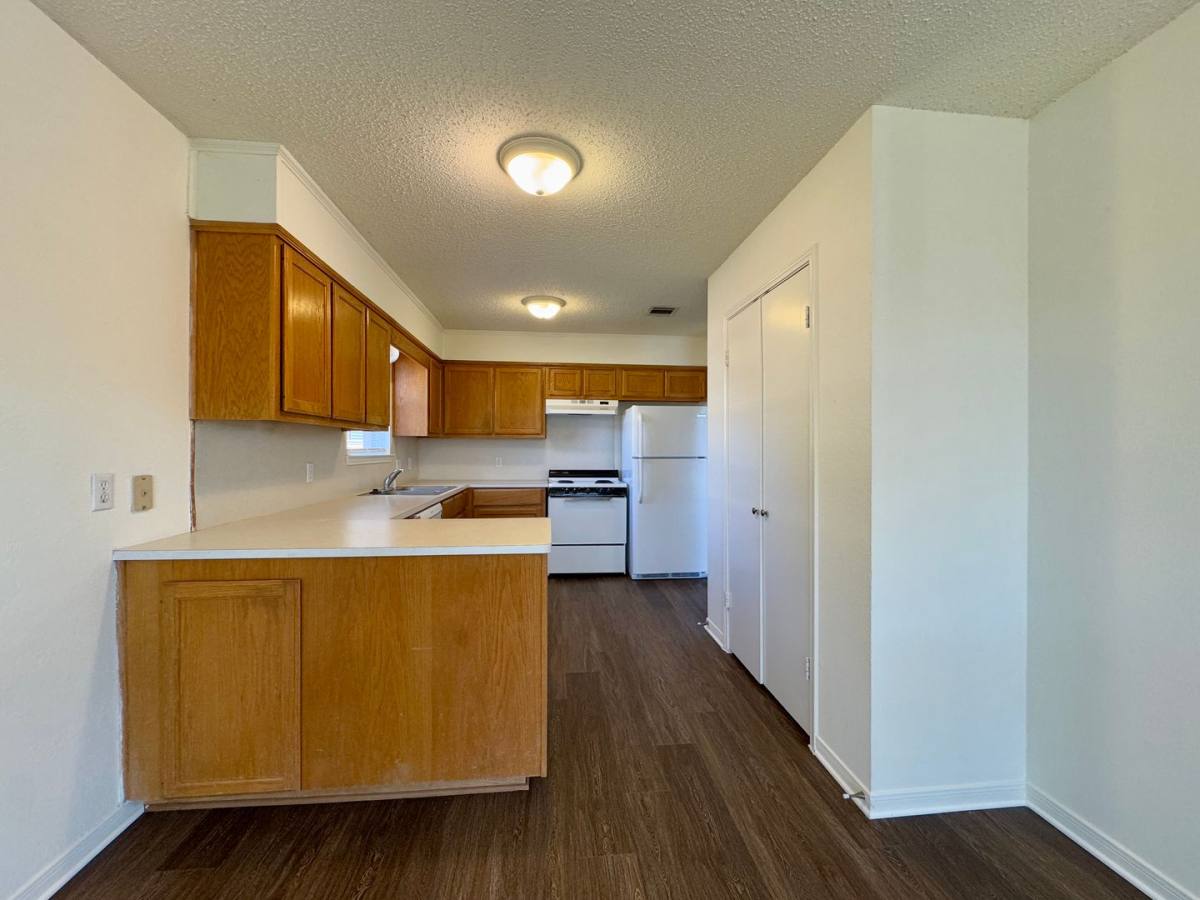 House for rent at 1008 Parkview Circle, Hewitt, TX 76643
