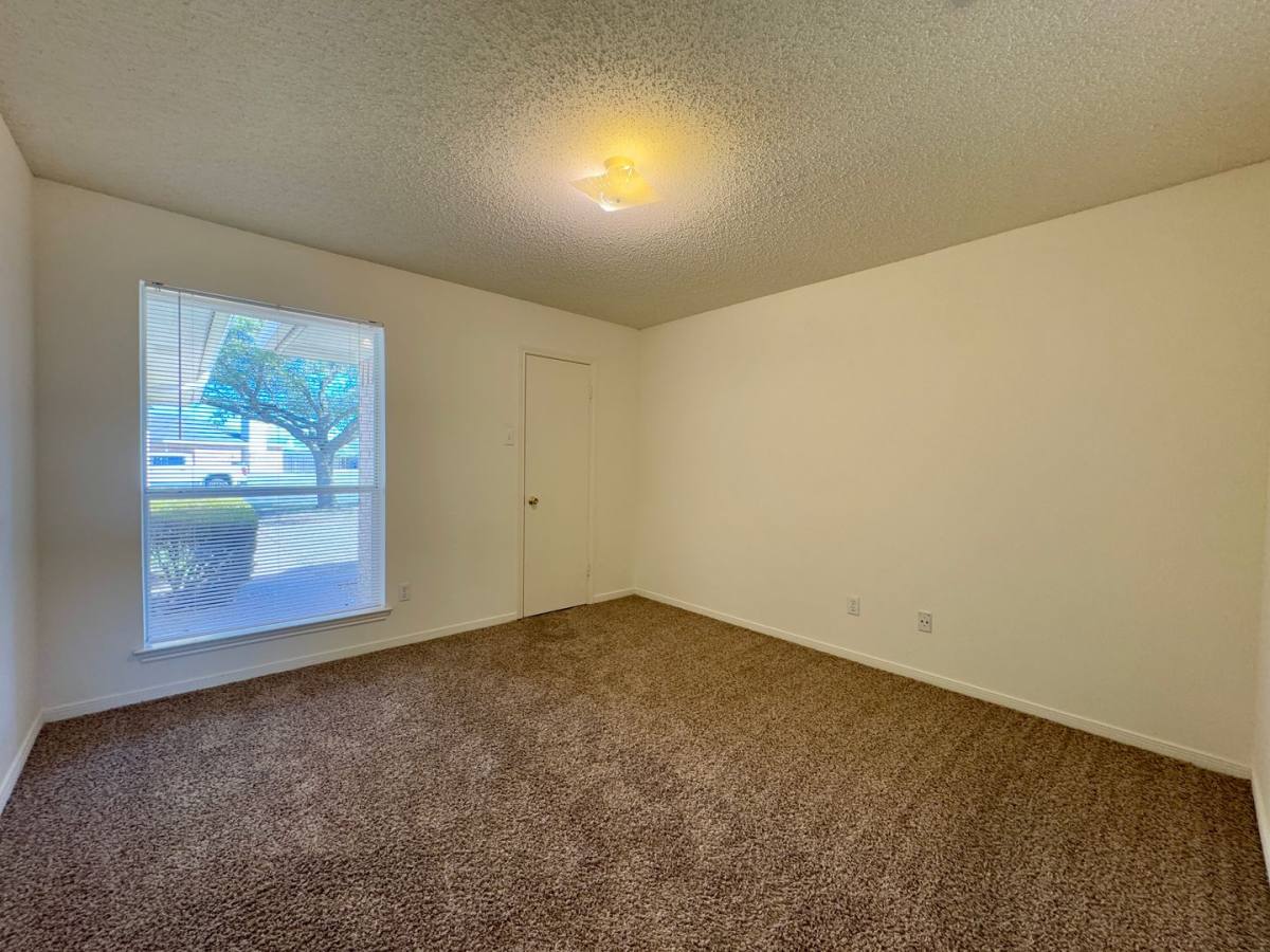 House for rent at 1008 Parkview Circle, Hewitt, TX 76643