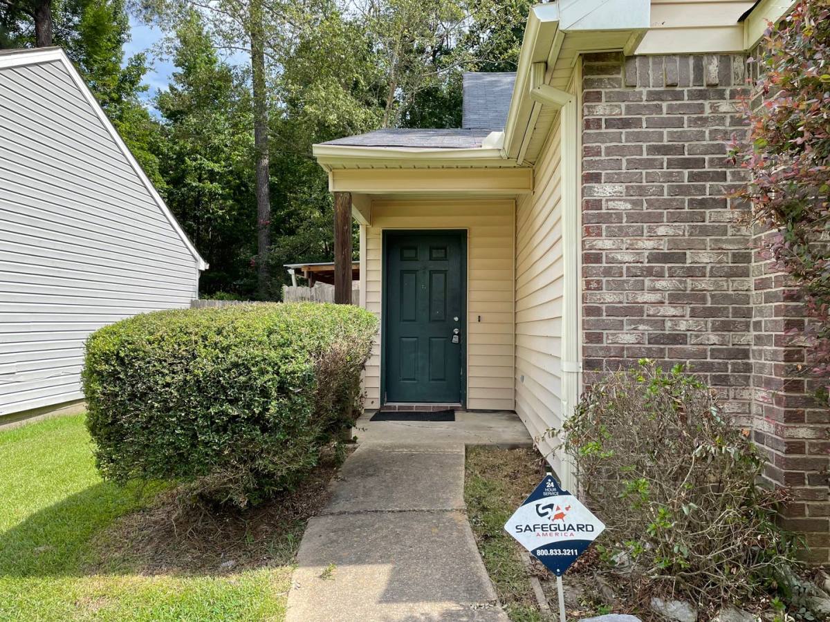 House for rent at 2007 Red Oak Dr, Brandon, MS 39042