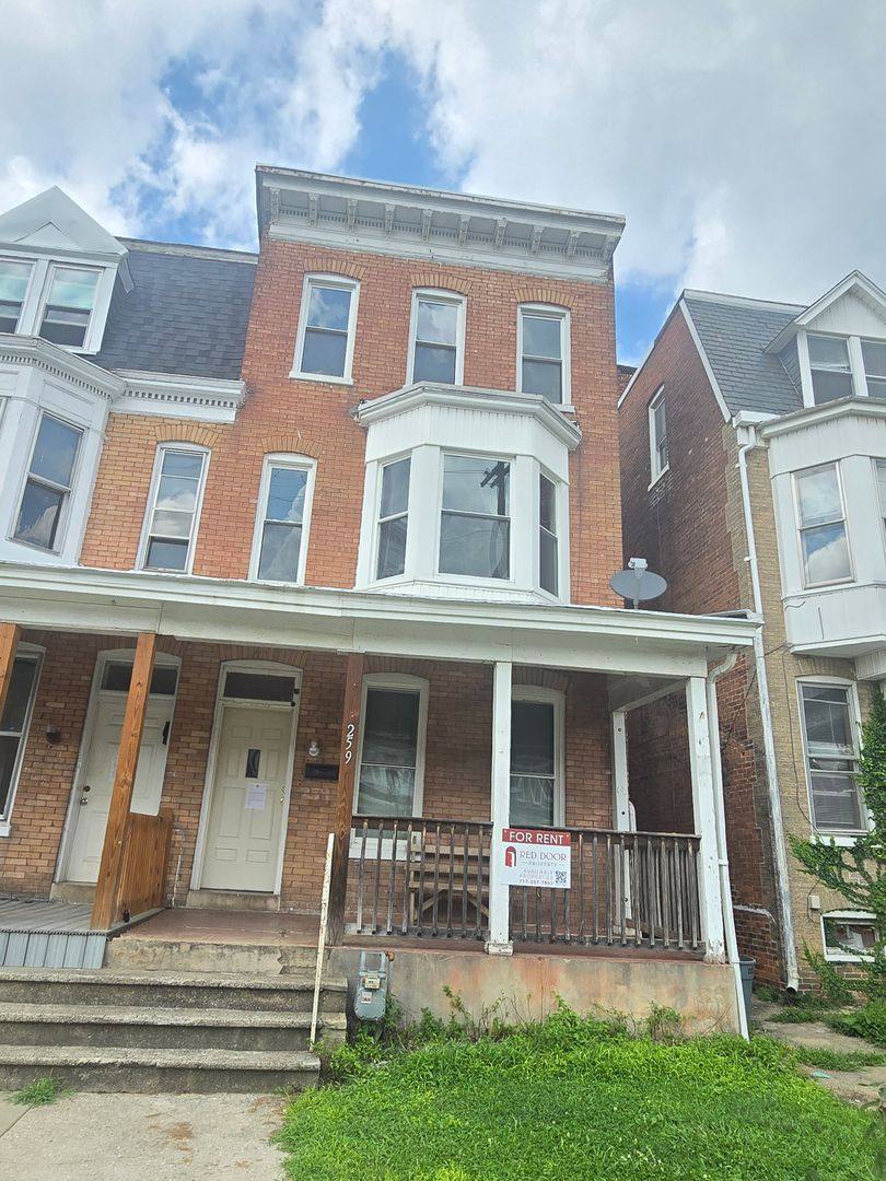 House for rent at 259 W Jackson St, York, PA 17401