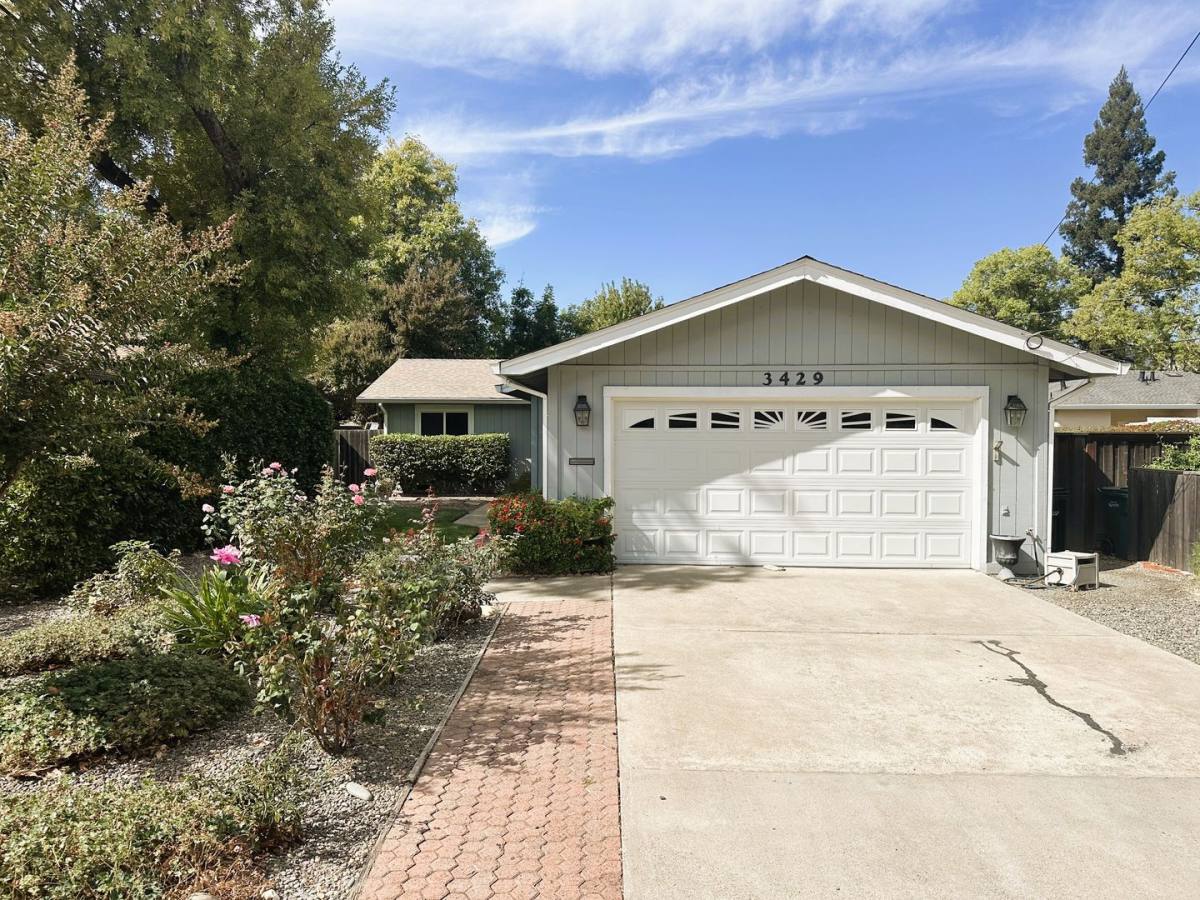 House for rent at 3429 Montclaire St, Sacramento, CA 95821