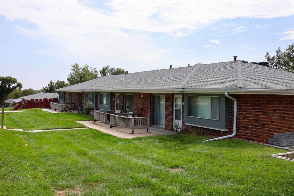 Apartment for rent at 1511 Thomas Dr, Bellevue, NE 68005