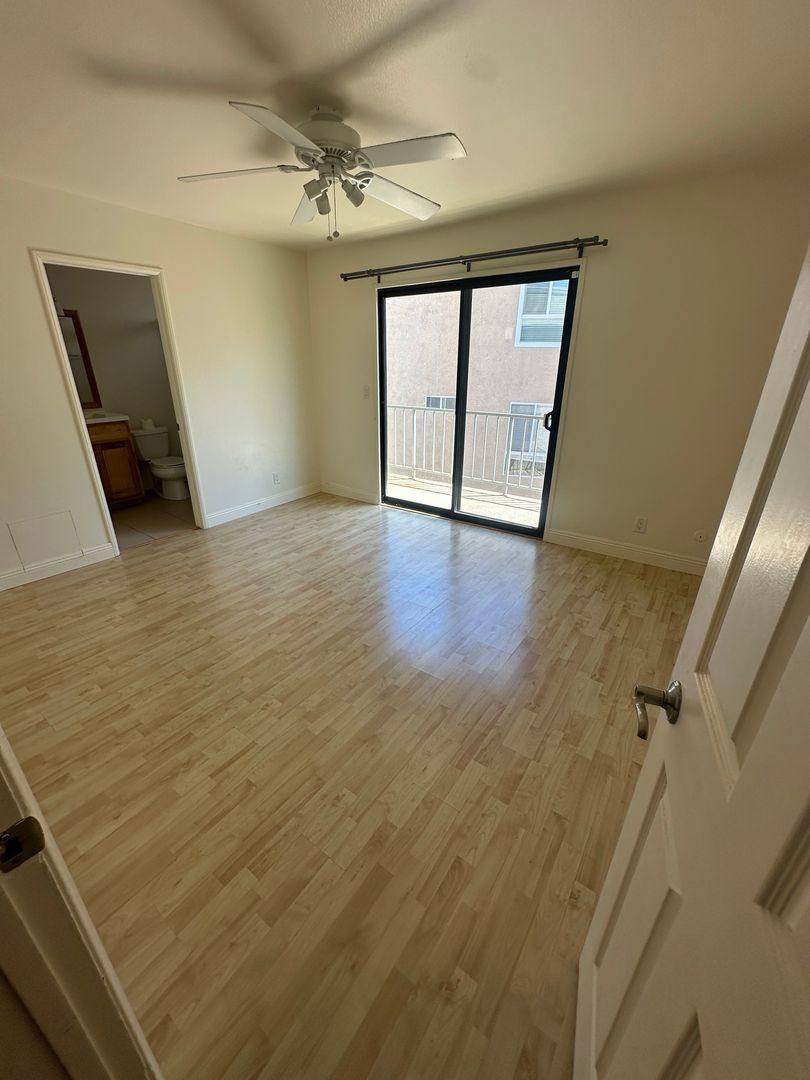 Townhouse for rent at 22865 Del Valle St, Woodland Hills, CA 91364