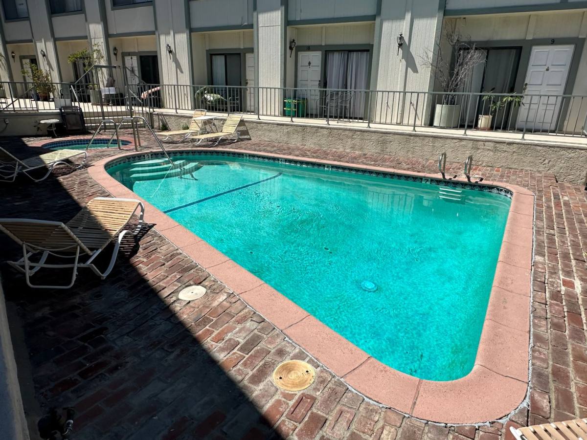 Townhouse for rent at 22865 Del Valle St, Woodland Hills, CA 91364