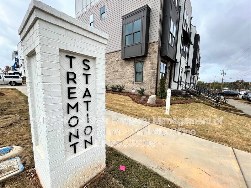 Townhouse for rent at 611 W Tremont Ave, Charlotte, NC 28203