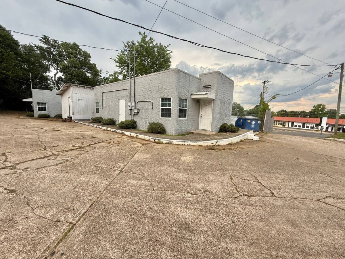 Apartment for rent at 700 W Upshur Ave, Gladewater, TX 75647