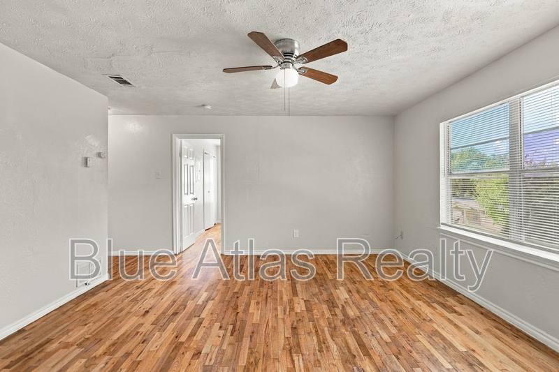Apartment for rent at 1212 Riverview Dr #D, Irving, TX 75060