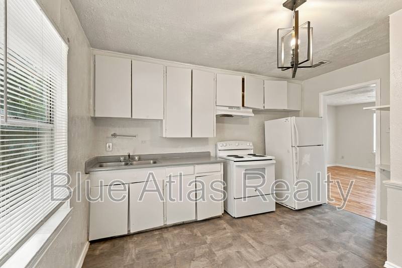 Apartment for rent at 1212 Riverview Dr #D, Irving, TX 75060