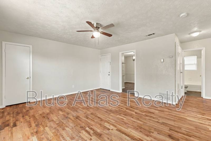 Apartment for rent at 1212 Riverview Dr #D, Irving, TX 75060