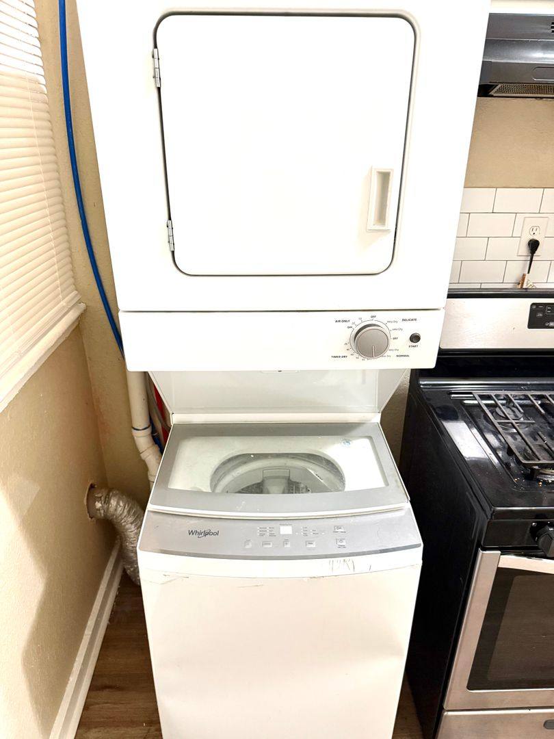 Apartment for rent at 1614-1620 E Linwood Blvd, Kansas City, MO 64109