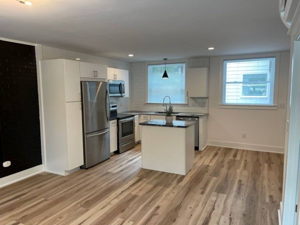 Apartment for rent at 408 Hillsborough, Chapel Hill, NC 27514