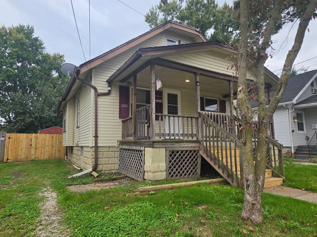 House for rent at 1164 McIntosh Ave, Akron, OH 44314