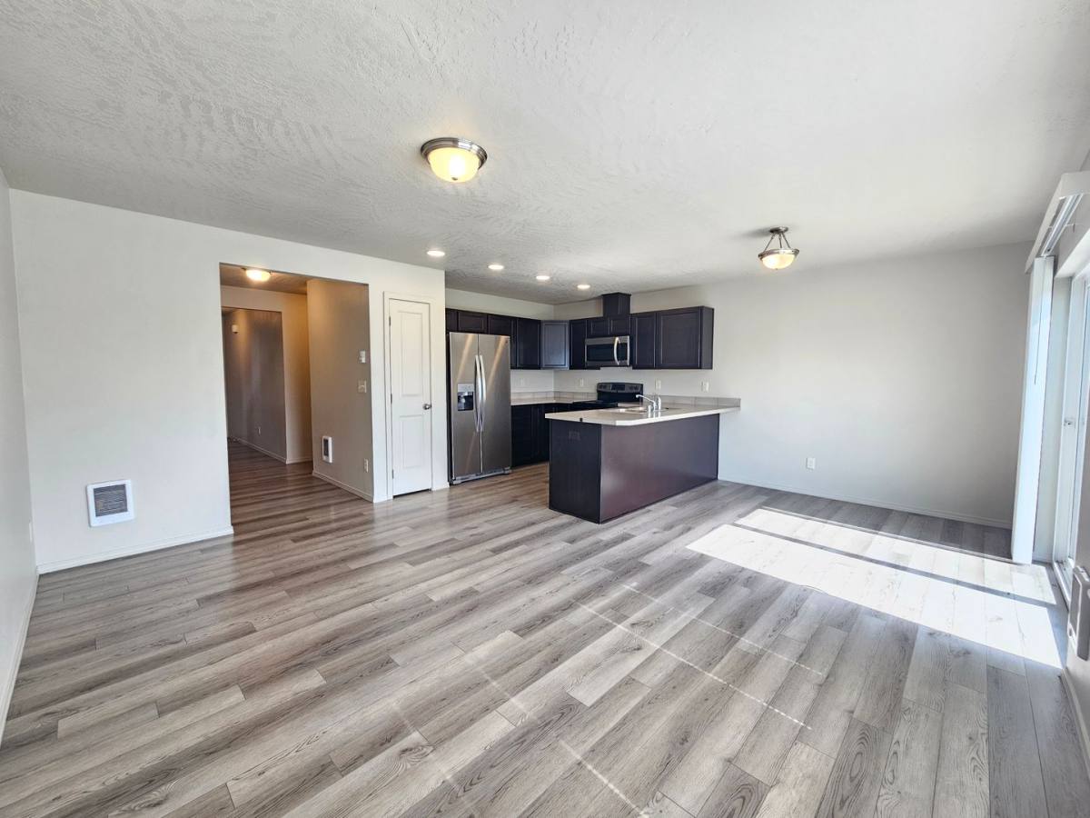 Townhouse for rent at 17610-17616 E Cowley Ave, Greenacres, WA 99016