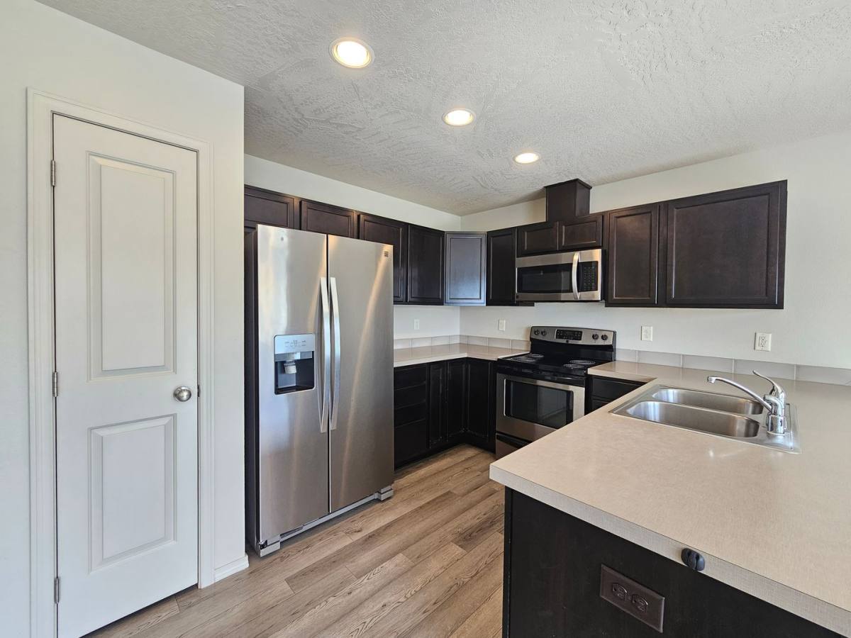 Townhouse for rent at 17610-17616 E Cowley Ave, Greenacres, WA 99016