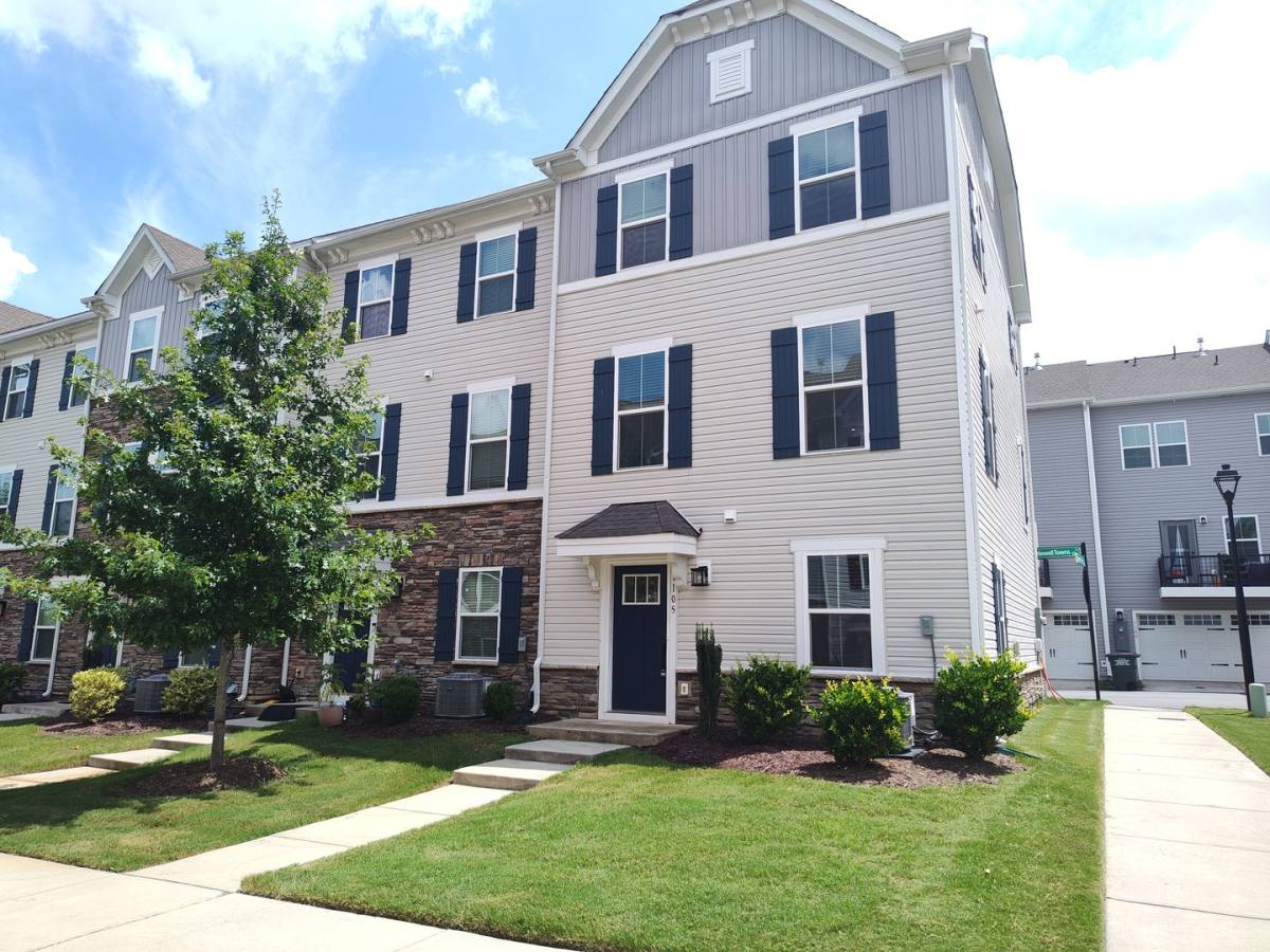 Townhouse for rent at 1105 Newell Towns Lane, Charlotte, NC 28262