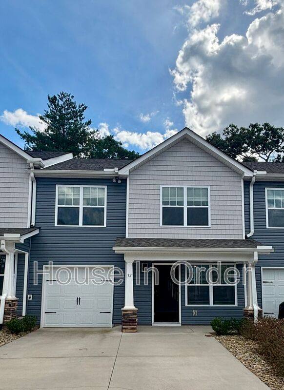 Townhouse for rent at 32 Malcolm Court, Candler, NC 28715