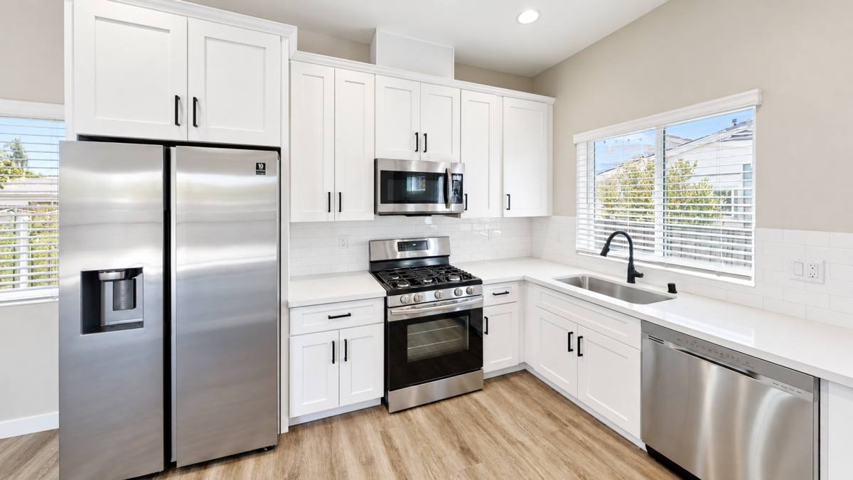 Townhouse for rent at 5165 63rd St, San Diego, CA 92115