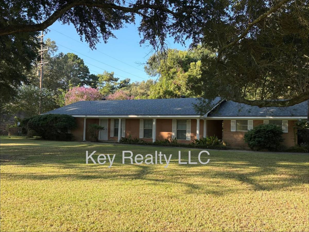 House for rent at 351 Browns Bend Rd, Alexandria, LA 71303