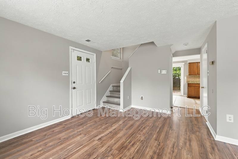 Townhouse for rent at 1554 Pin Oak Dr, Waldorf, MD 20601