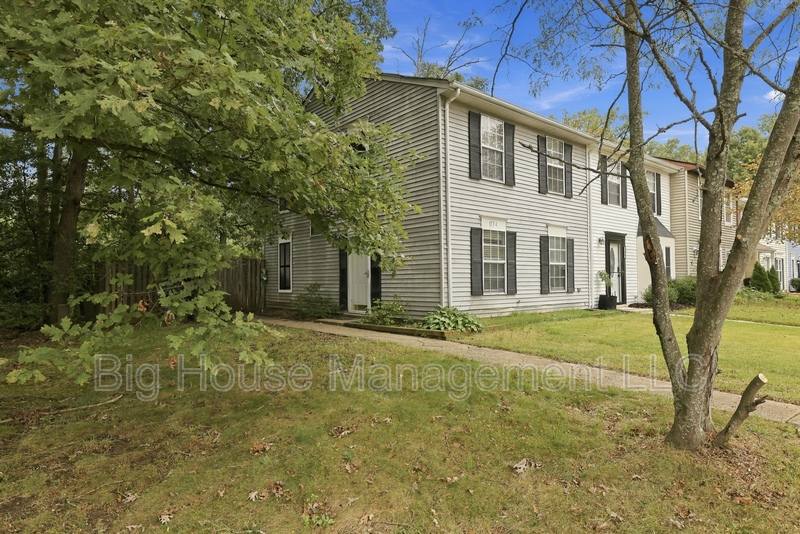 Townhouse for rent at 1554 Pin Oak Dr, Waldorf, MD 20601