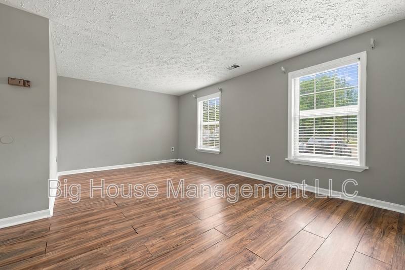 Townhouse for rent at 1554 Pin Oak Dr, Waldorf, MD 20601