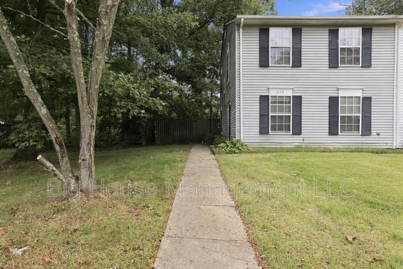 Townhouse for rent at 1554 Pin Oak Dr, Waldorf, MD 20601