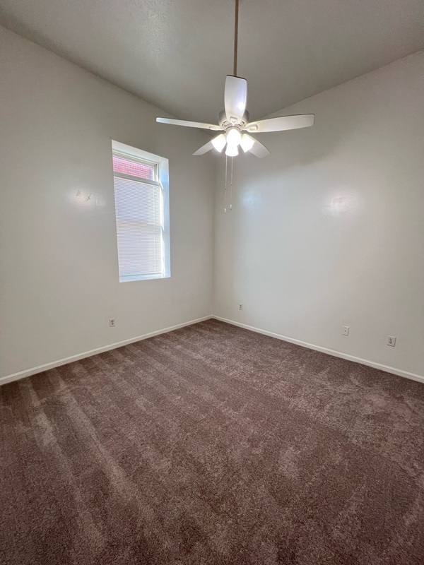 Apartment for rent at 113 N Harrison St #5, Alexandria, IN 46001