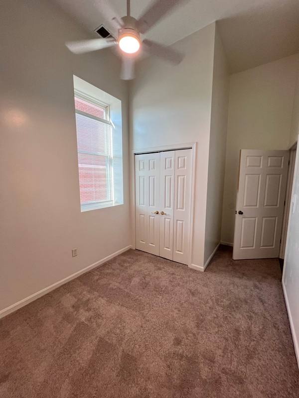 Apartment for rent at 113 N Harrison St #5, Alexandria, IN 46001