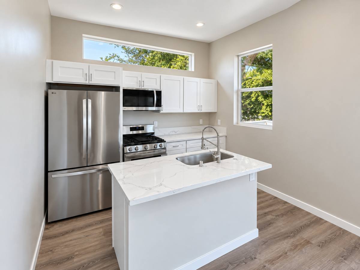 Townhouse for rent at 5235 Gary St, San Diego, CA 92115
