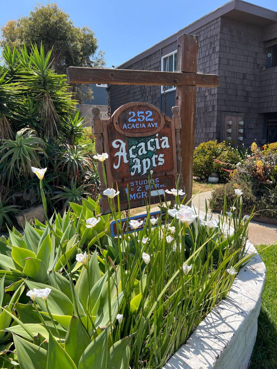 Apartment for rent at Sea Chase Acacia Avenue, 252 Acacia Ave, Carlsbad, CA 92008