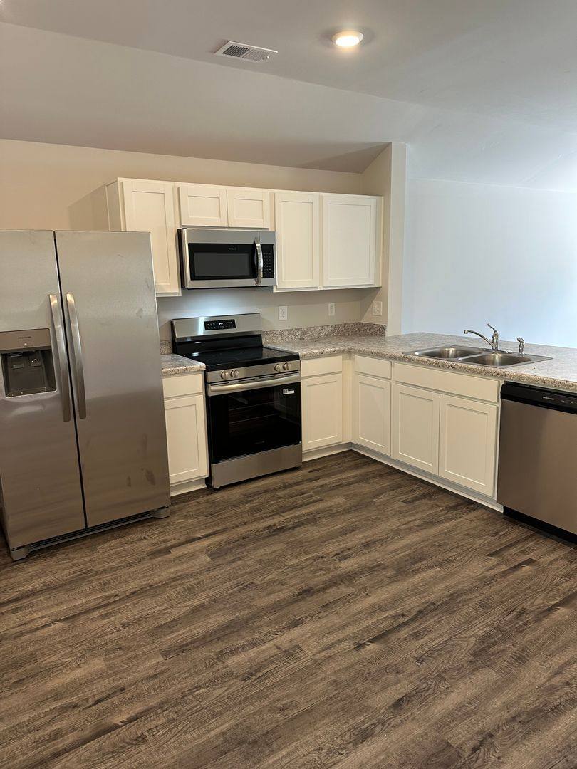 House for rent at 2160 W Middlebrooke Crossing, Odenville, AL 35120