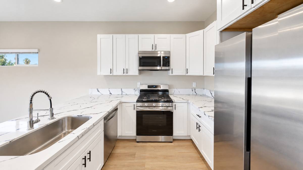 Townhouse for rent at 4978 Catoctin Dr, San Diego, CA 92115