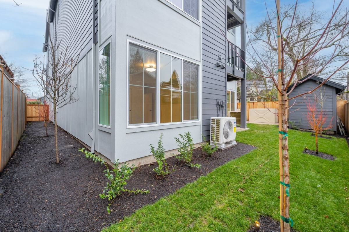 Condo for rent at 3591 N Michigan Ave, Portland, OR 97227