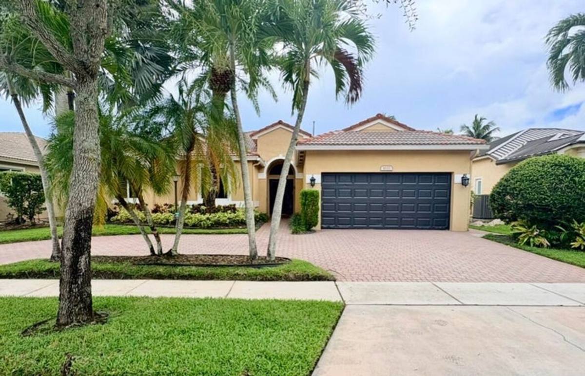House for rent at 1032 NW 139th Terrace, Pembroke Pines, FL 33028