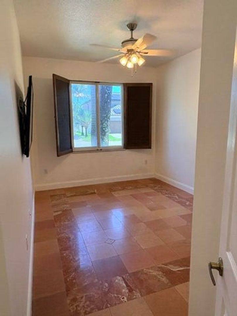 House for rent at 1032 NW 139th Terrace, Pembroke Pines, FL 33028