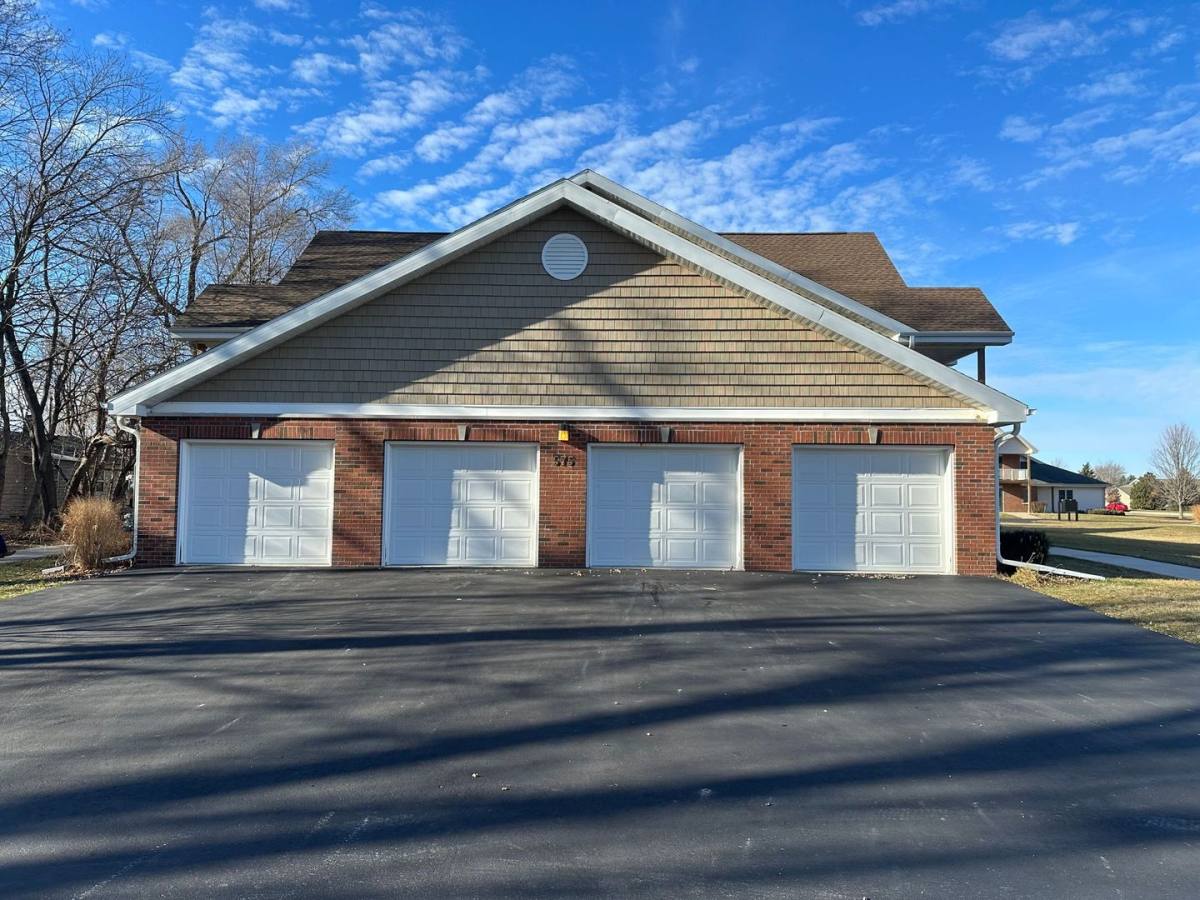 Apartment for rent at 575 Sunset Dr, Milton, WI 53563