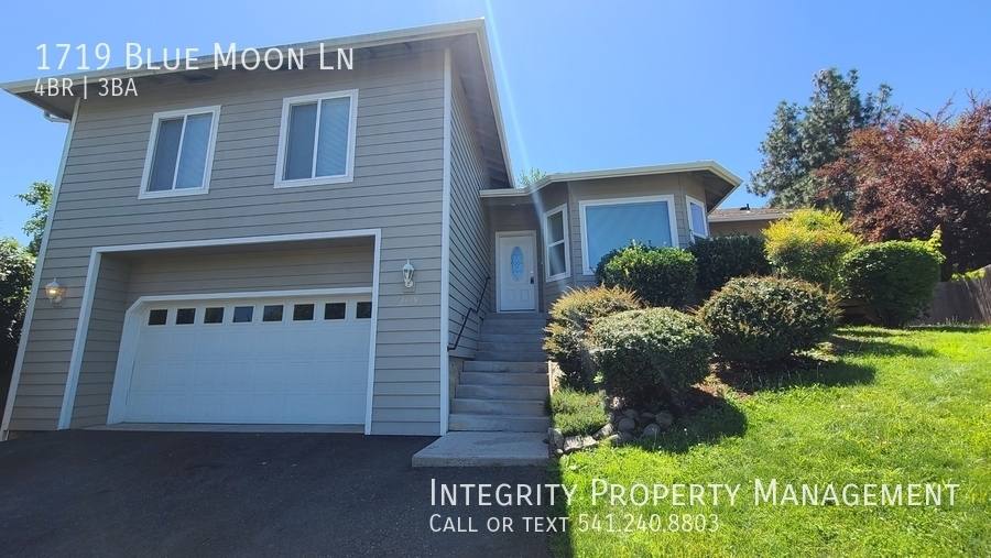 House for rent at 1719 Blue Moon Lane, Grants Pass, OR 97527