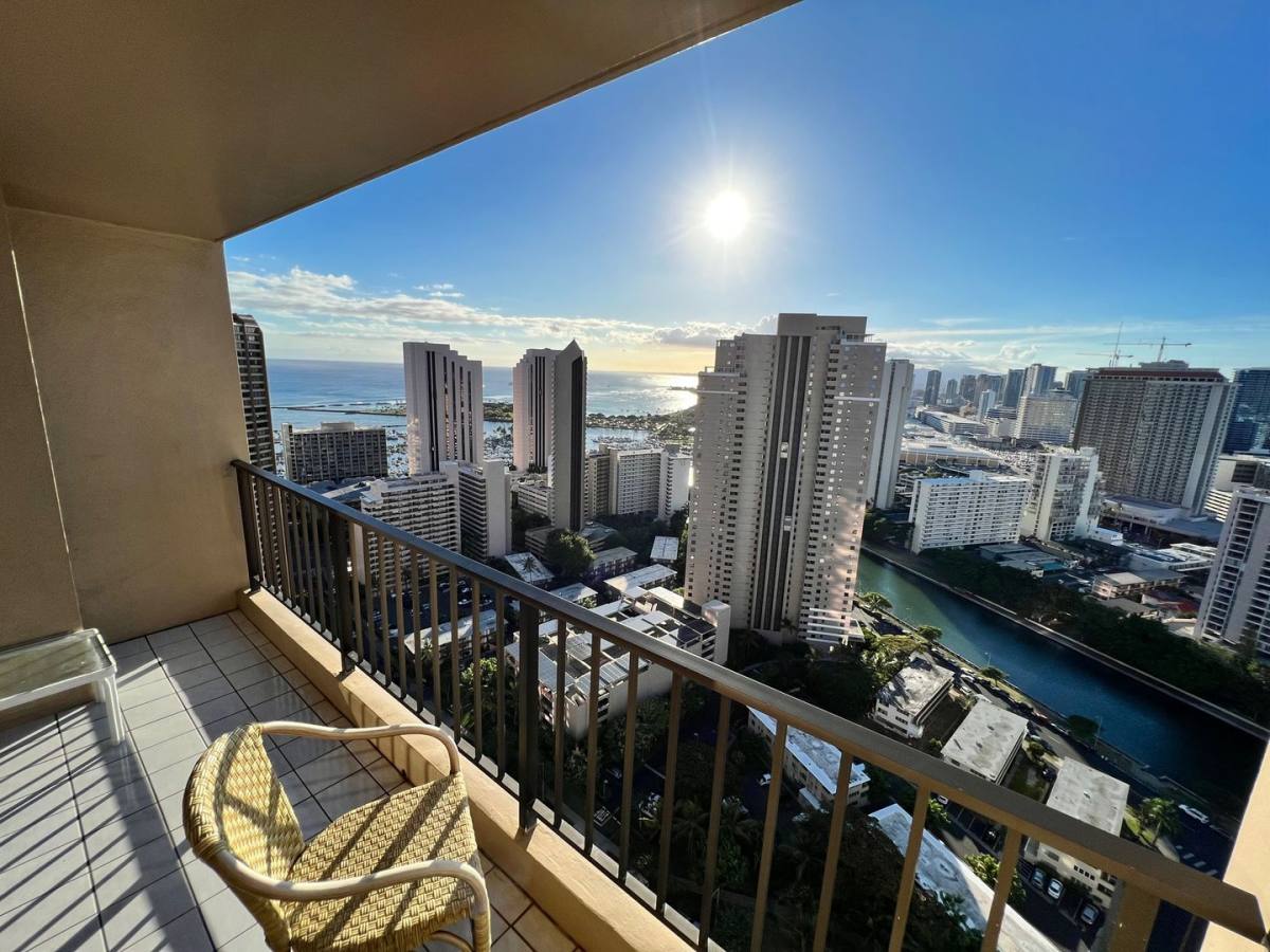 Apartment for rent at 411 Hobron Lane #3704, Honolulu, HI 96815