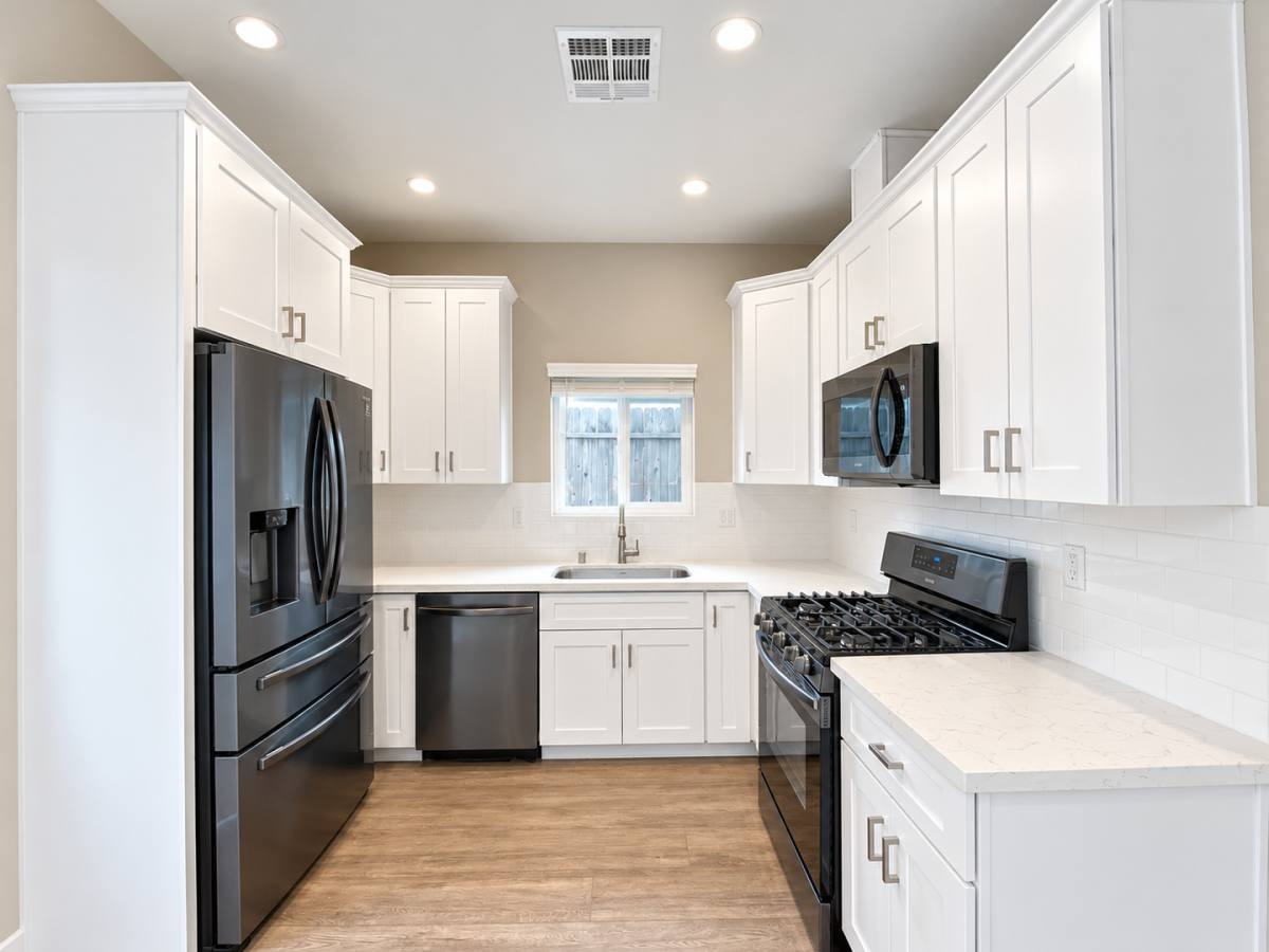 Townhouse for rent at 6485 Montezuma Rd, San Diego, CA 92115
