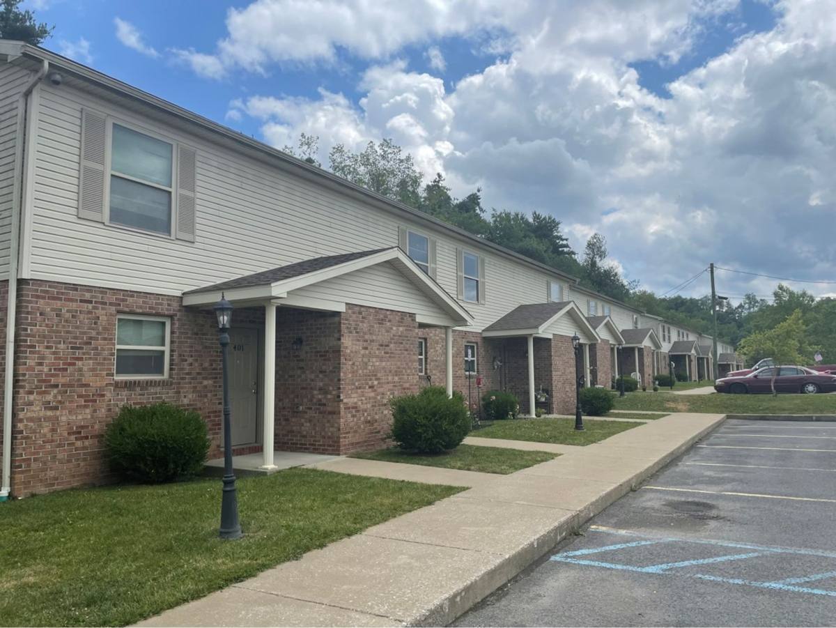 Townhouse for rent at 408 Breeze View Dr, Reedsville, WV 26547