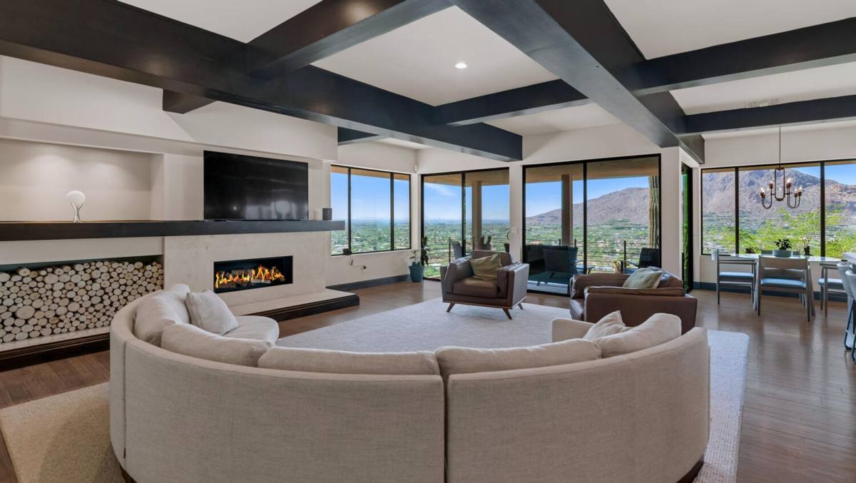 House for rent at 5800 E Glen Dr, Paradise Valley, AZ 85253