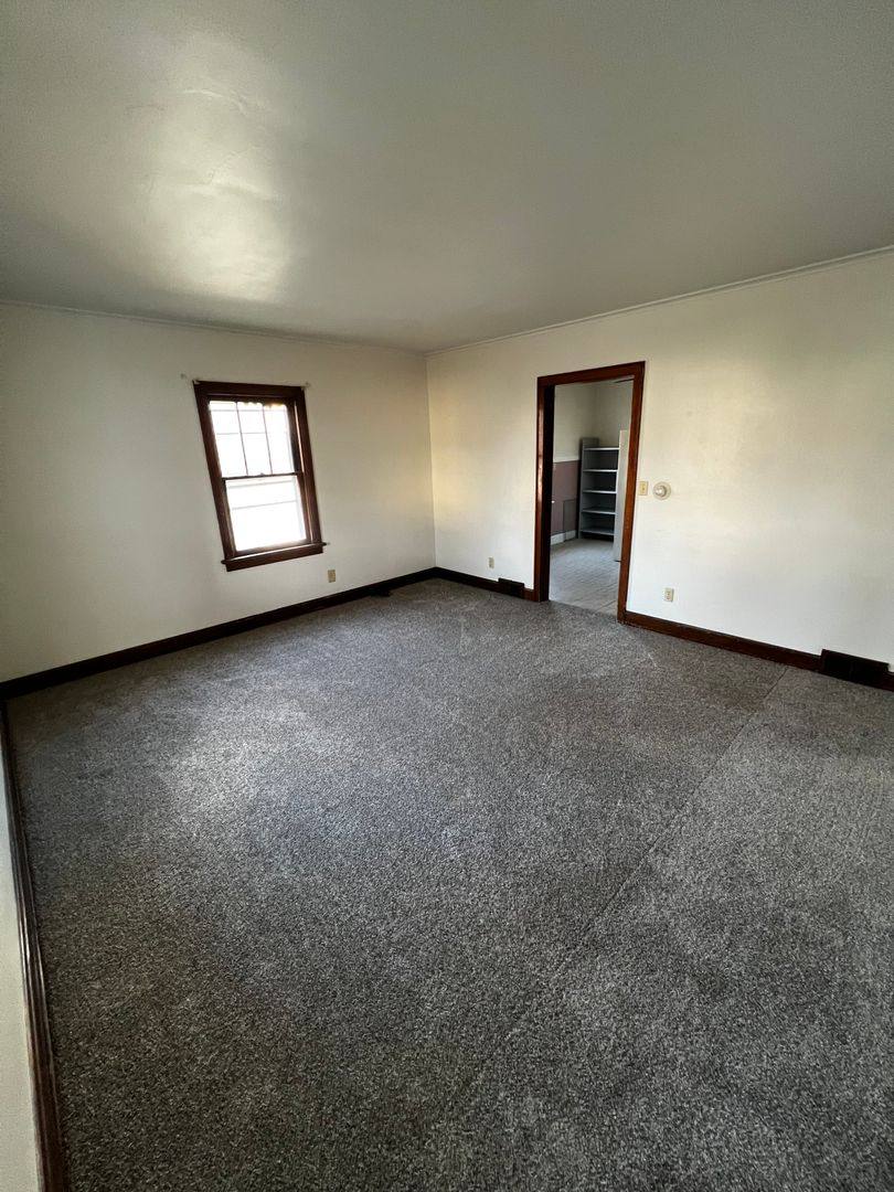 Apartment for rent at 1611 W High St, Davenport, IA 52804