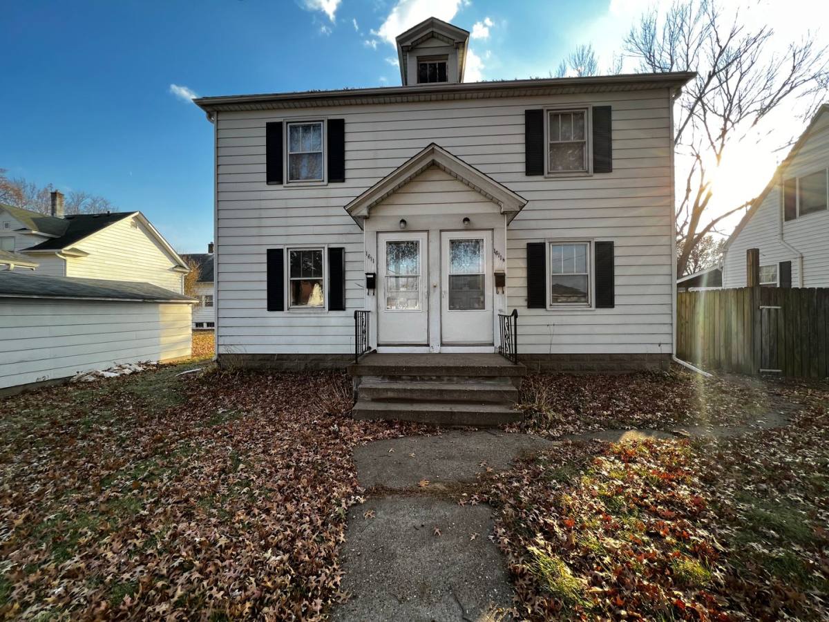 Apartment for rent at 1611 W High St, Davenport, IA 52804