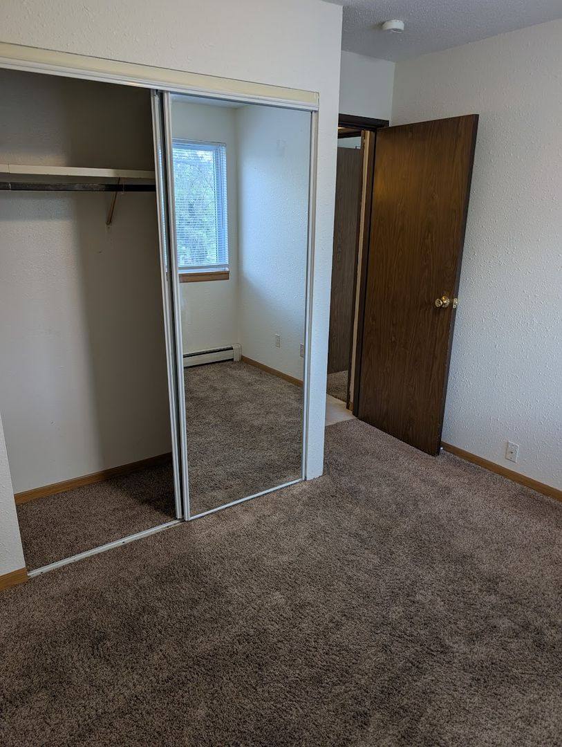 Apartment for rent at 250 21st St N W, Owatonna, MN 55060
