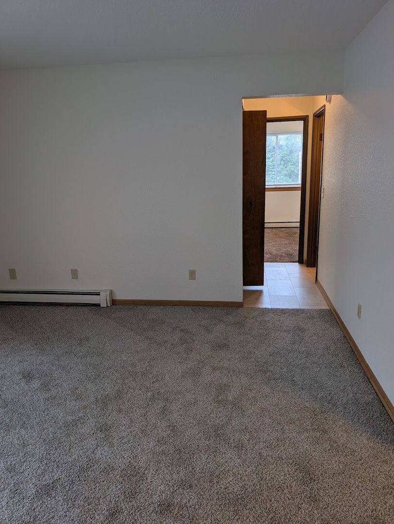 Apartment for rent at 250 21st St N W, Owatonna, MN 55060