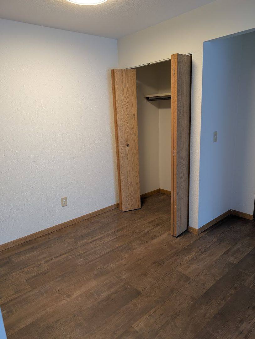 Apartment for rent at 250 21st St N W, Owatonna, MN 55060