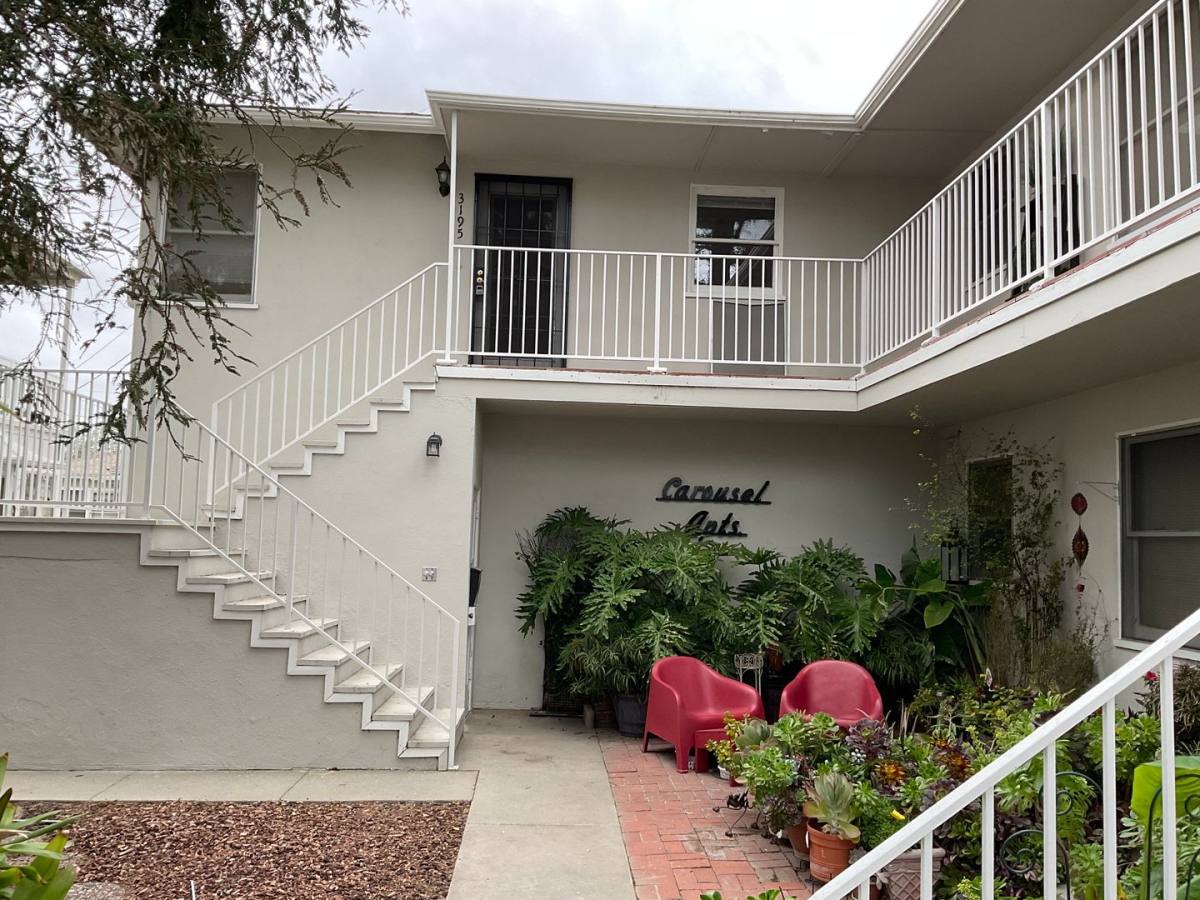 Apartment for rent at Carousel Apts, 3191-95 Brockton Ave, Riverside, CA 92501