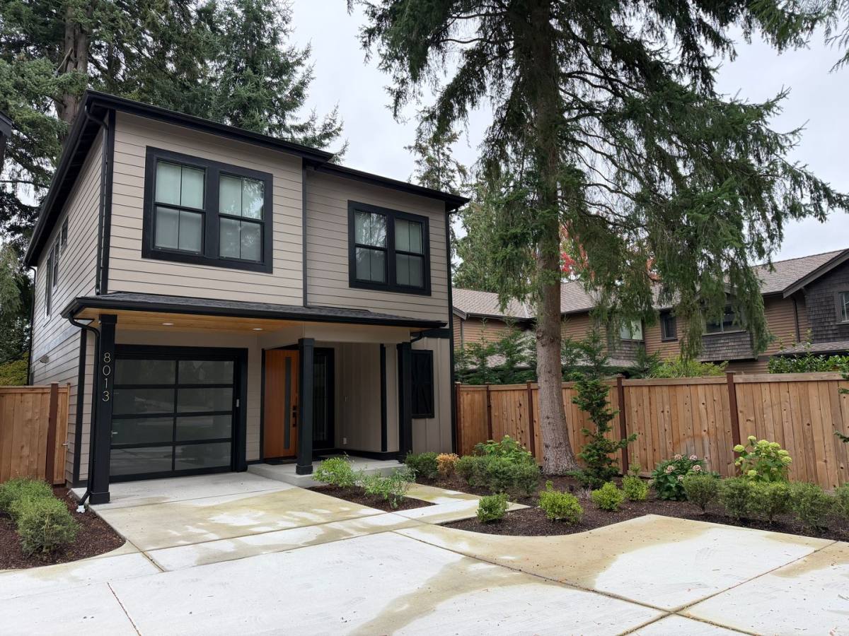 House for rent at 8013 131st Place NE, Kirkland, WA 98033