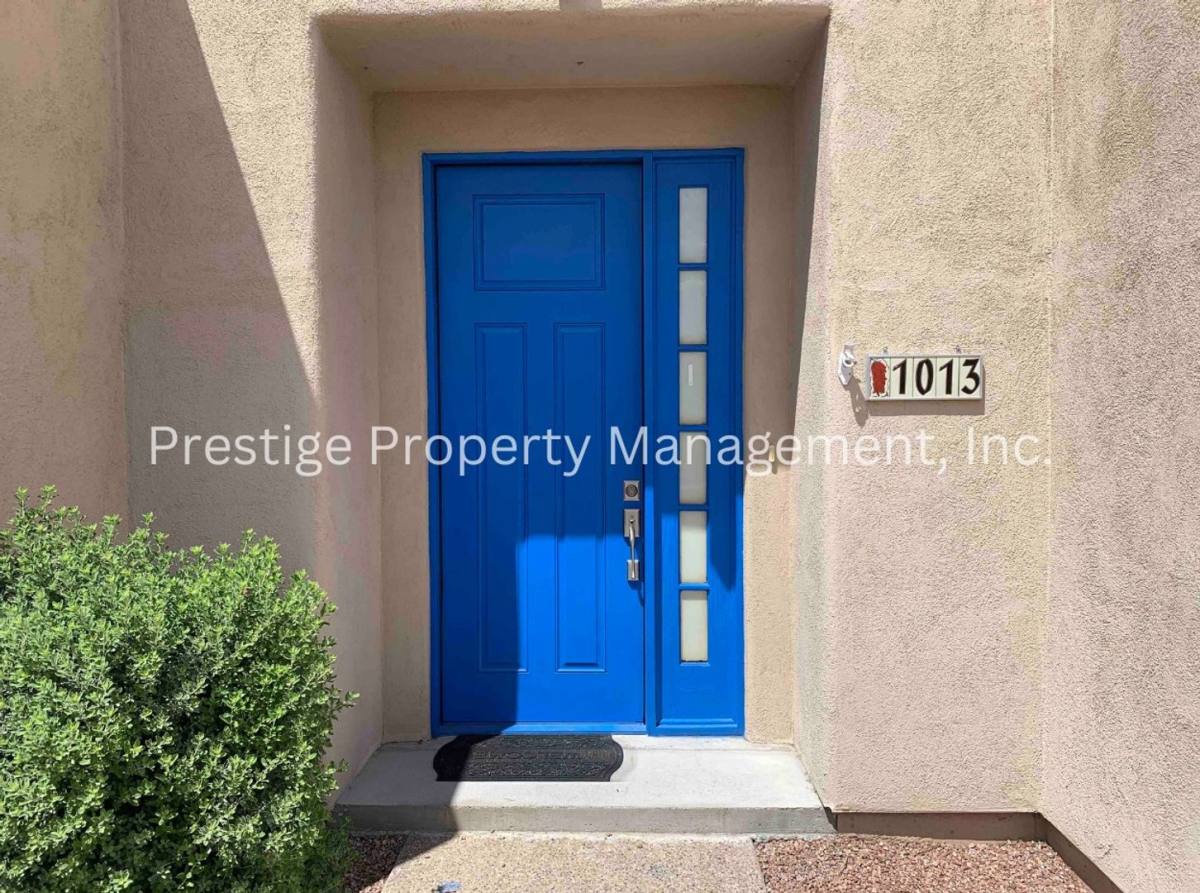 House for rent at 1013 N Del Valle Place, Tucson, AZ 85711