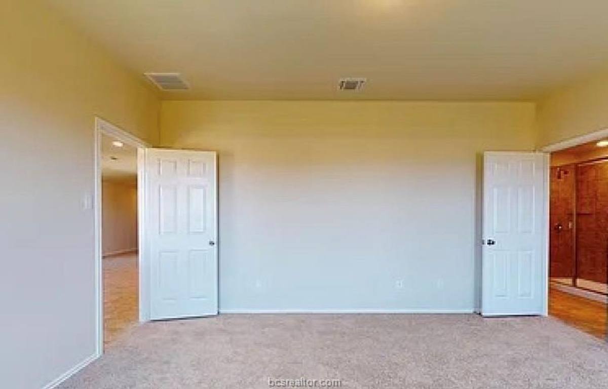 House for rent at 8016 Front Nine Lane, Navasota, TX 77868
